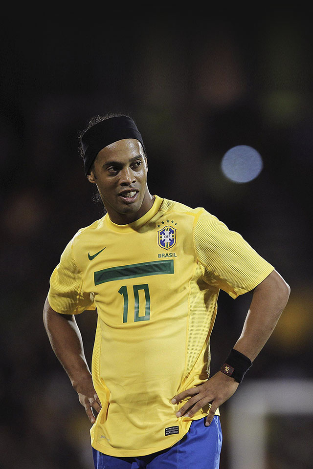 Brazil S Ronaldinho Looks On During The International - Ronaldinho 2012 - HD Wallpaper 