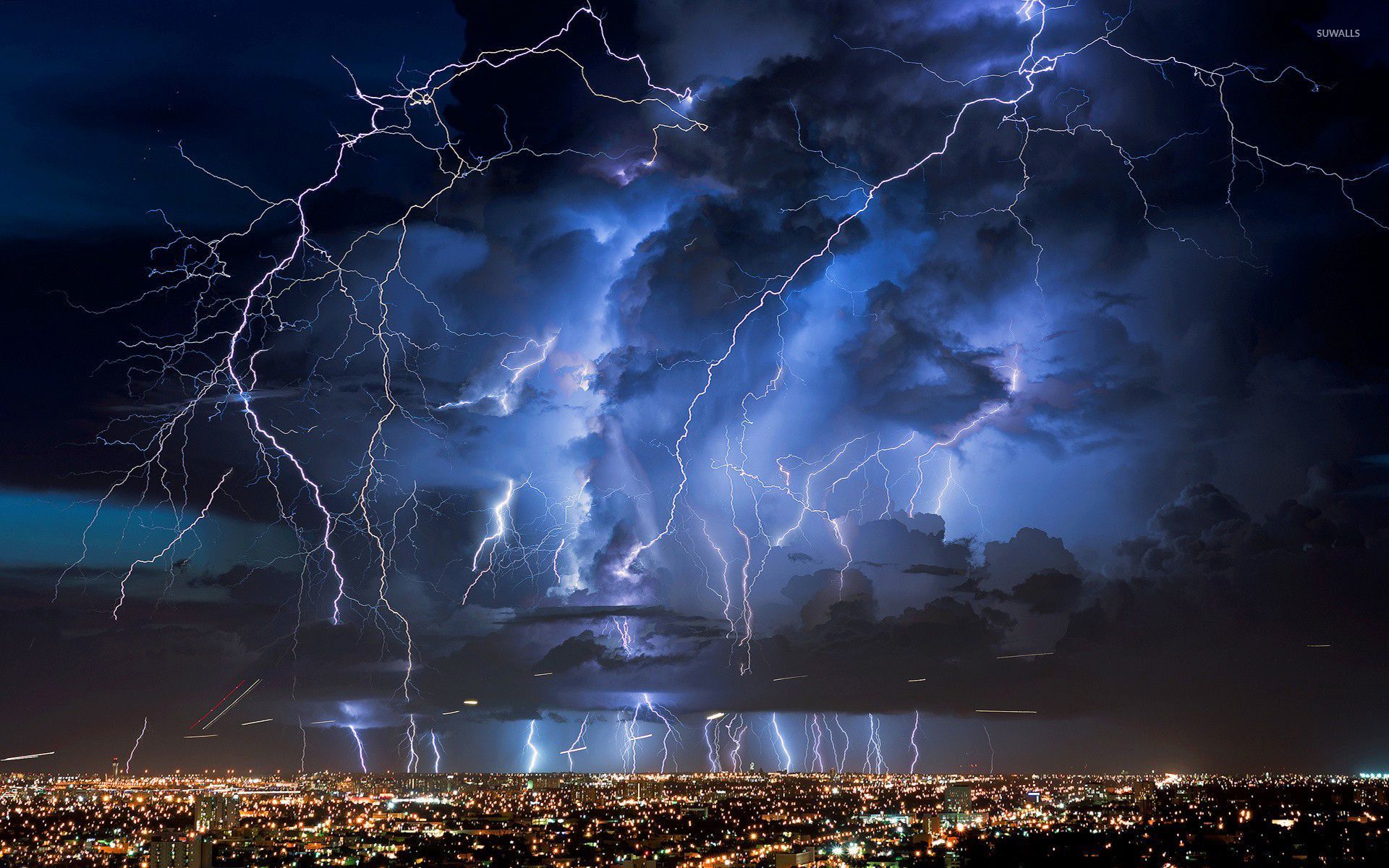 High Resolution Lightning Storm - HD Wallpaper 