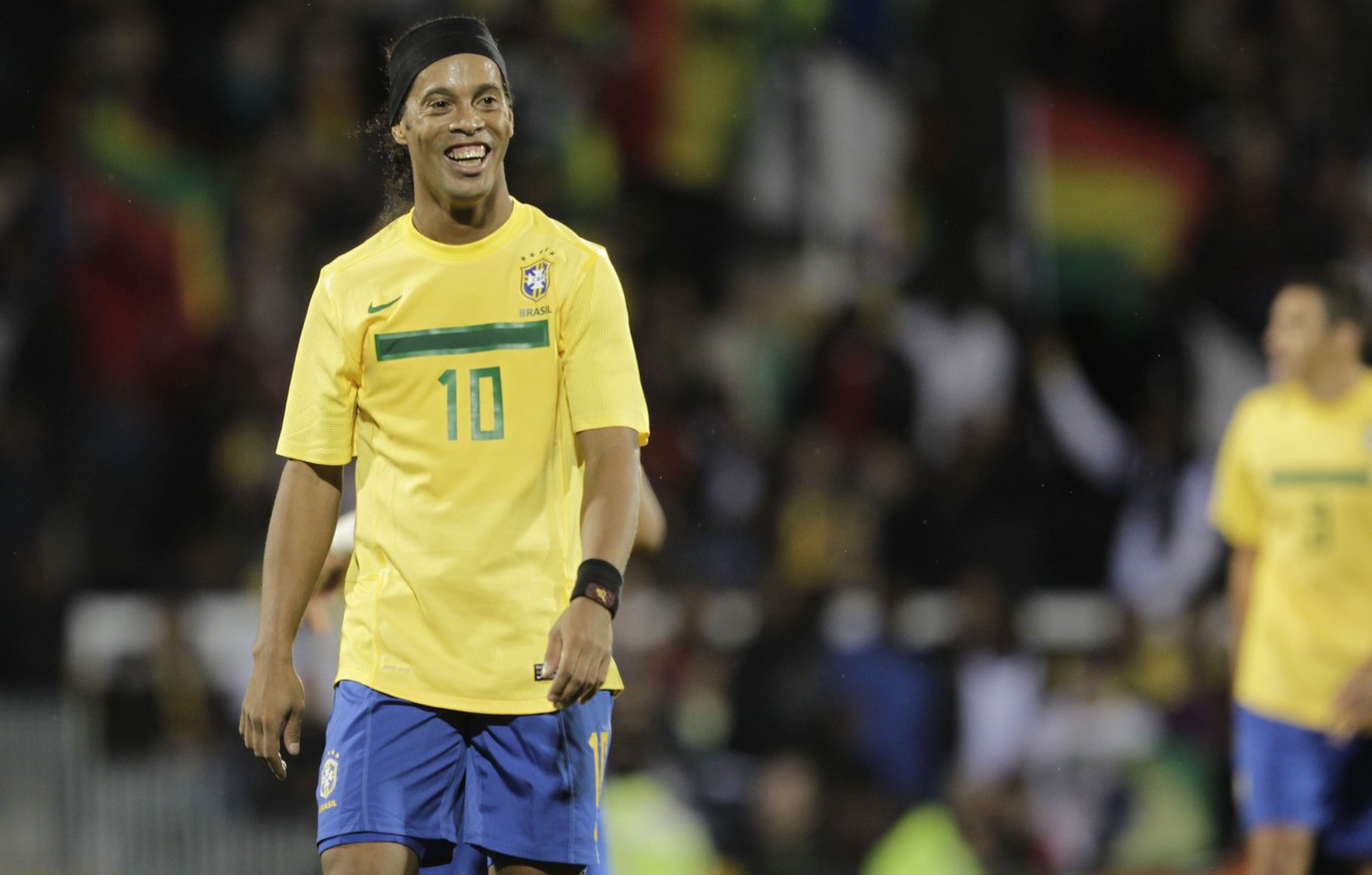 Photo Wallpaper Football, Football, Brazil, Ronaldinho, - Ronaldinho In Brazil Shirt - HD Wallpaper 