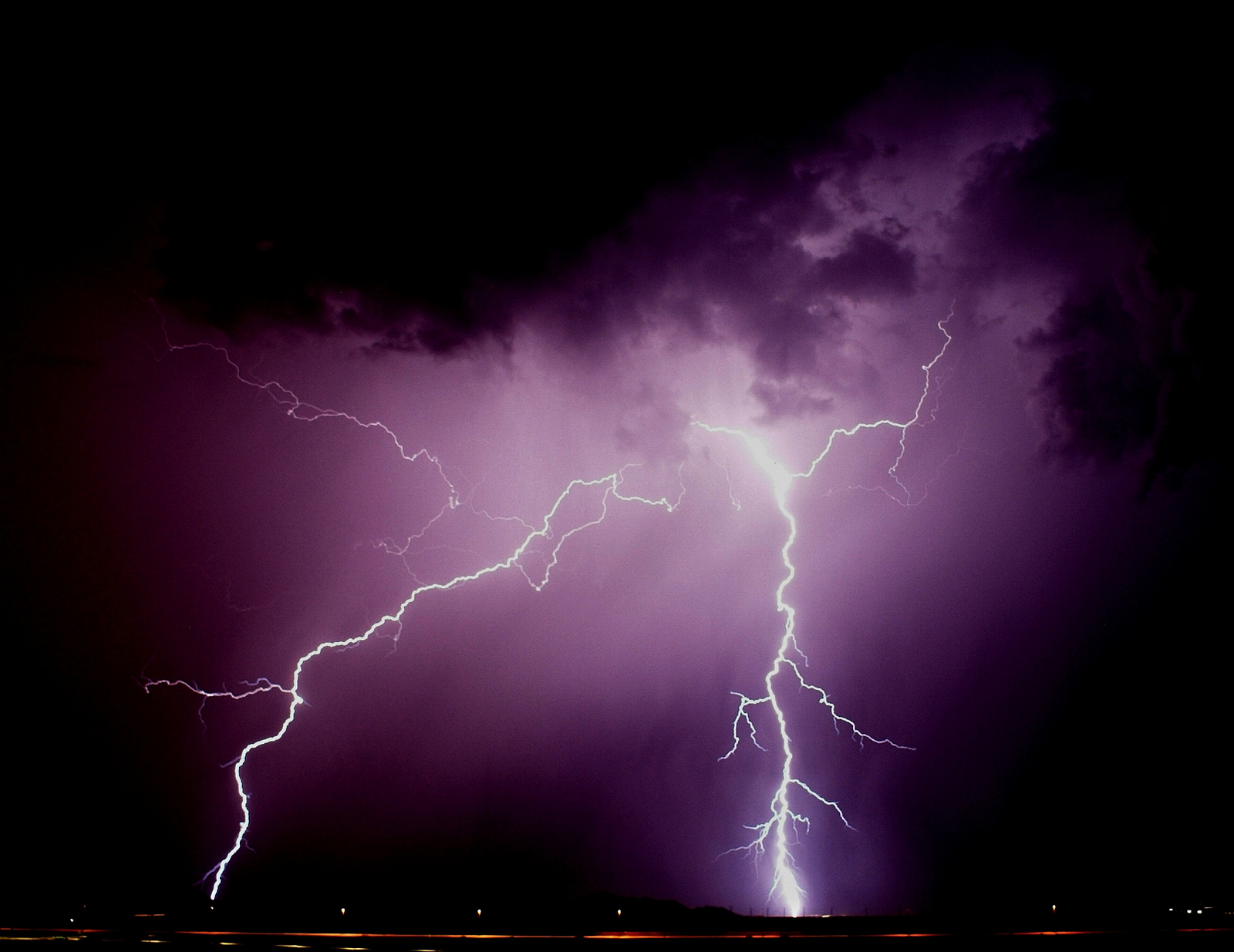 Lightning - HD Wallpaper 