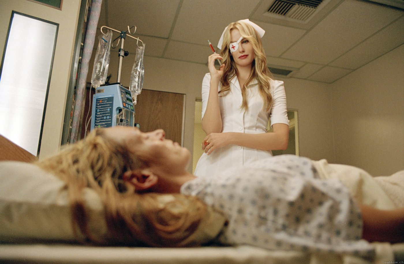 Kill Bill Wallpaper - Uma Thurman Kill Bill Coma - HD Wallpaper 