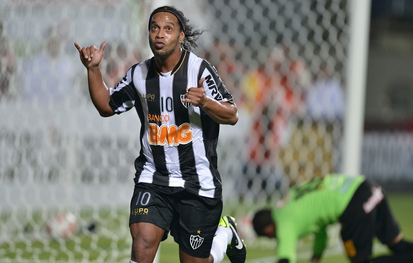 Photo Wallpaper Football, Legend, Player, Ronaldinho, - Ronaldinho En Atletico Mineiro - HD Wallpaper 