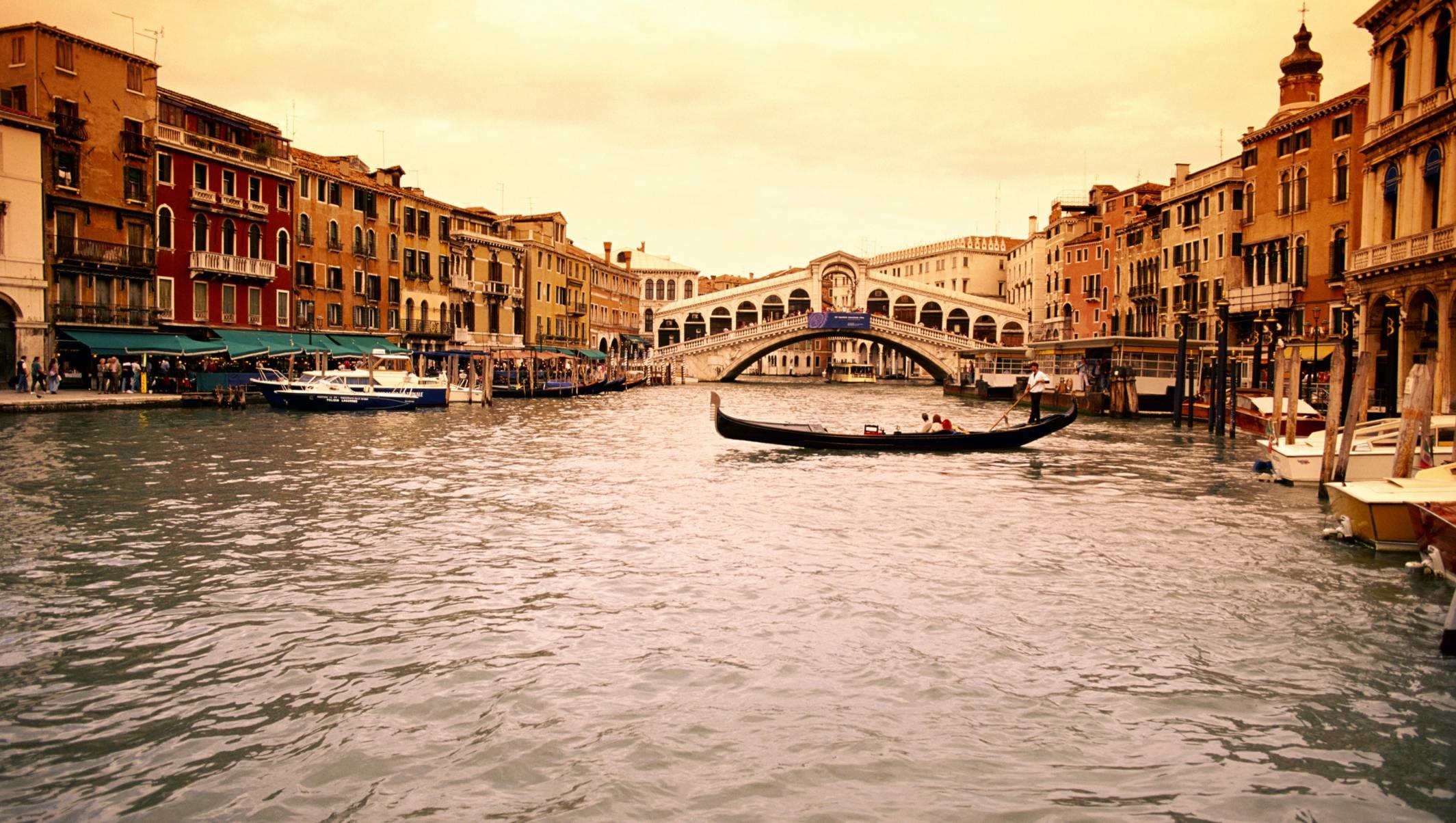 Venice Gondola Wallpaper 
 Data-src - Venice Bridge - HD Wallpaper 