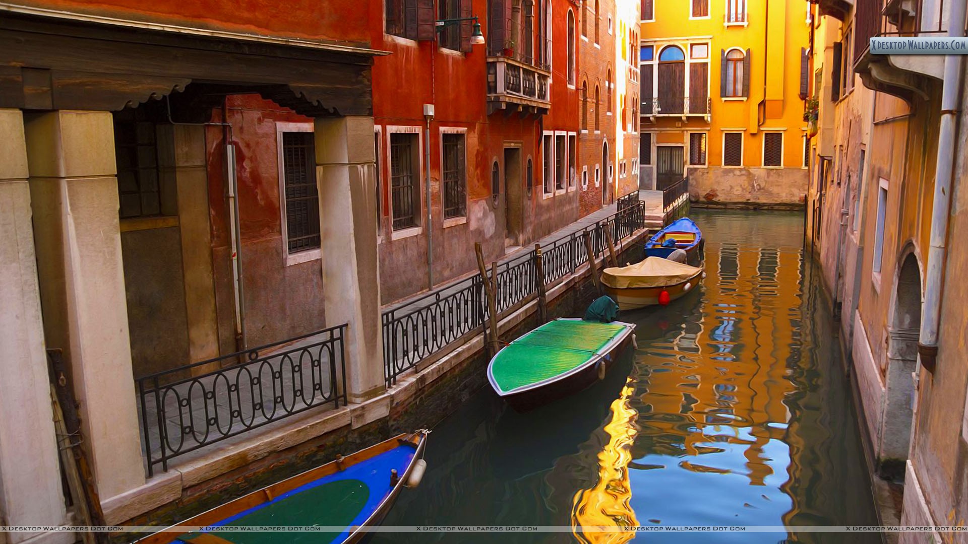 Venice Alley - HD Wallpaper 
