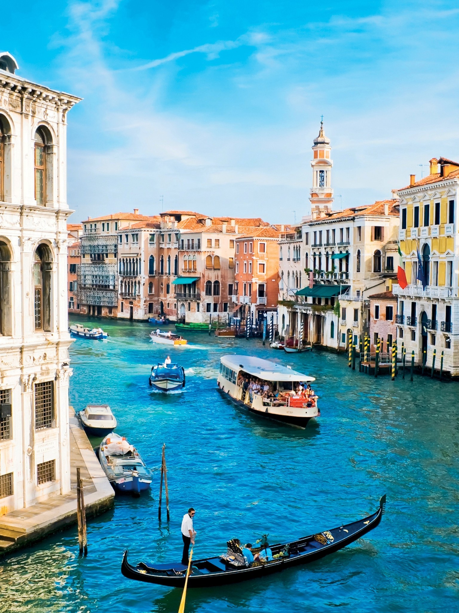 Italy, Venice, Boats, Canal, Buildings, Architecture, - Nice Place At Italy - HD Wallpaper 