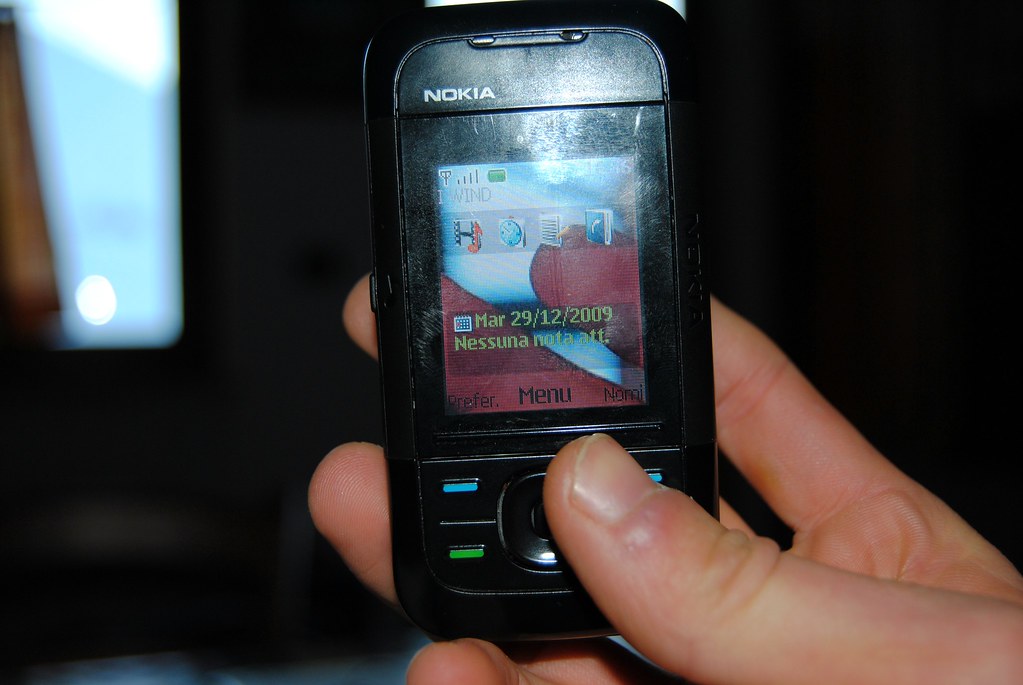 Feature Phone - HD Wallpaper 