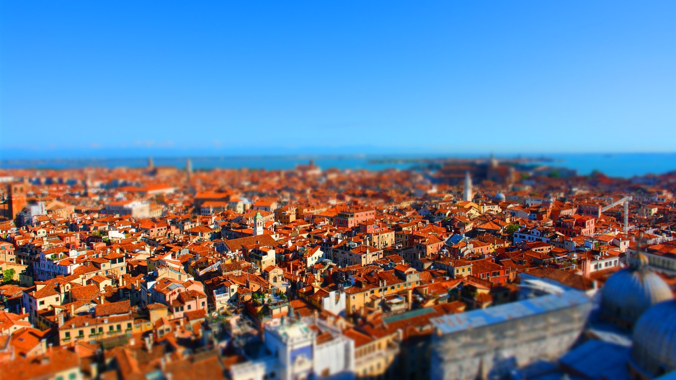 Overlooking Venice Wallpaper2011 - St Mark's Clocktower - HD Wallpaper 