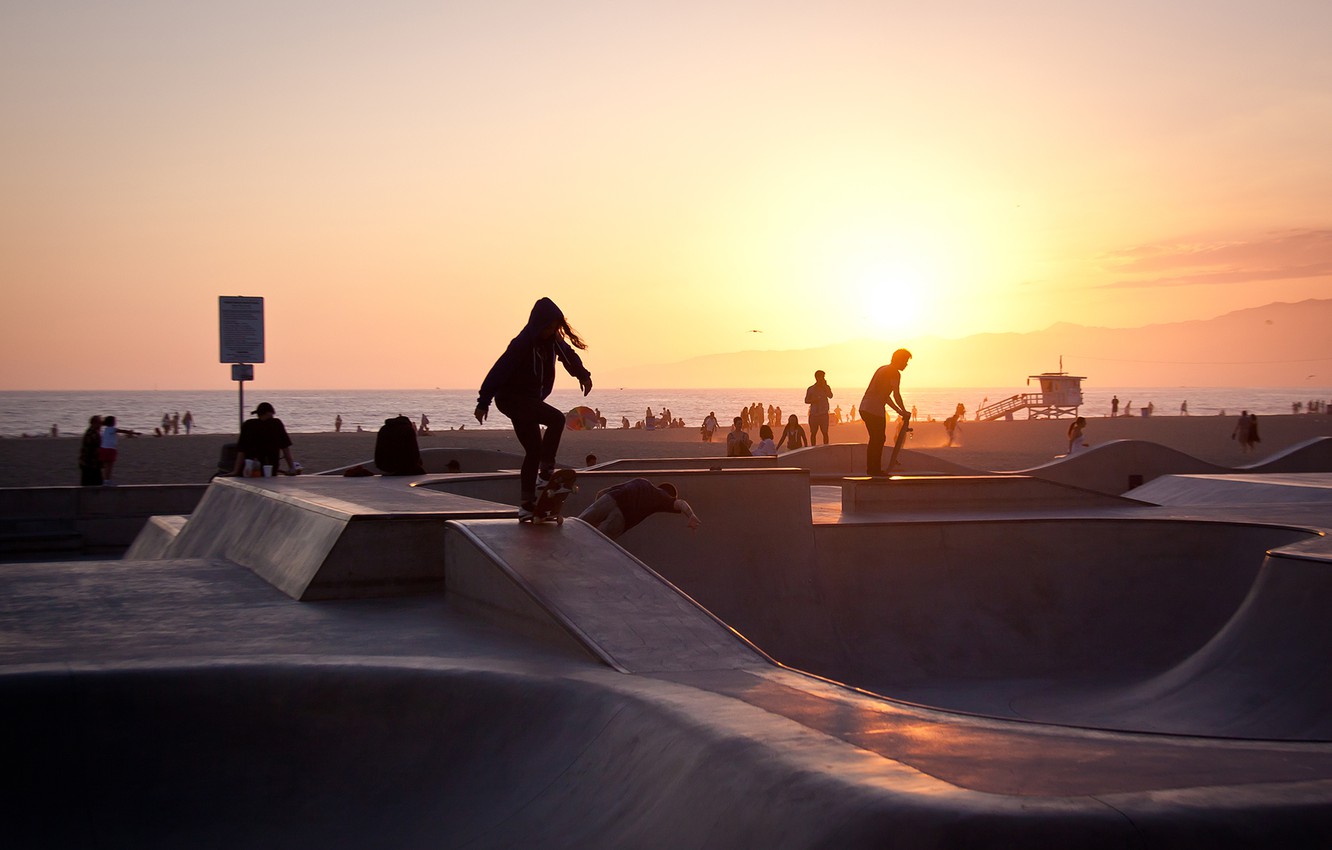 Photo Wallpaper Summer, California, Sunset, Usa, Los - Venice Beach Skateboarding Girls - HD Wallpaper 