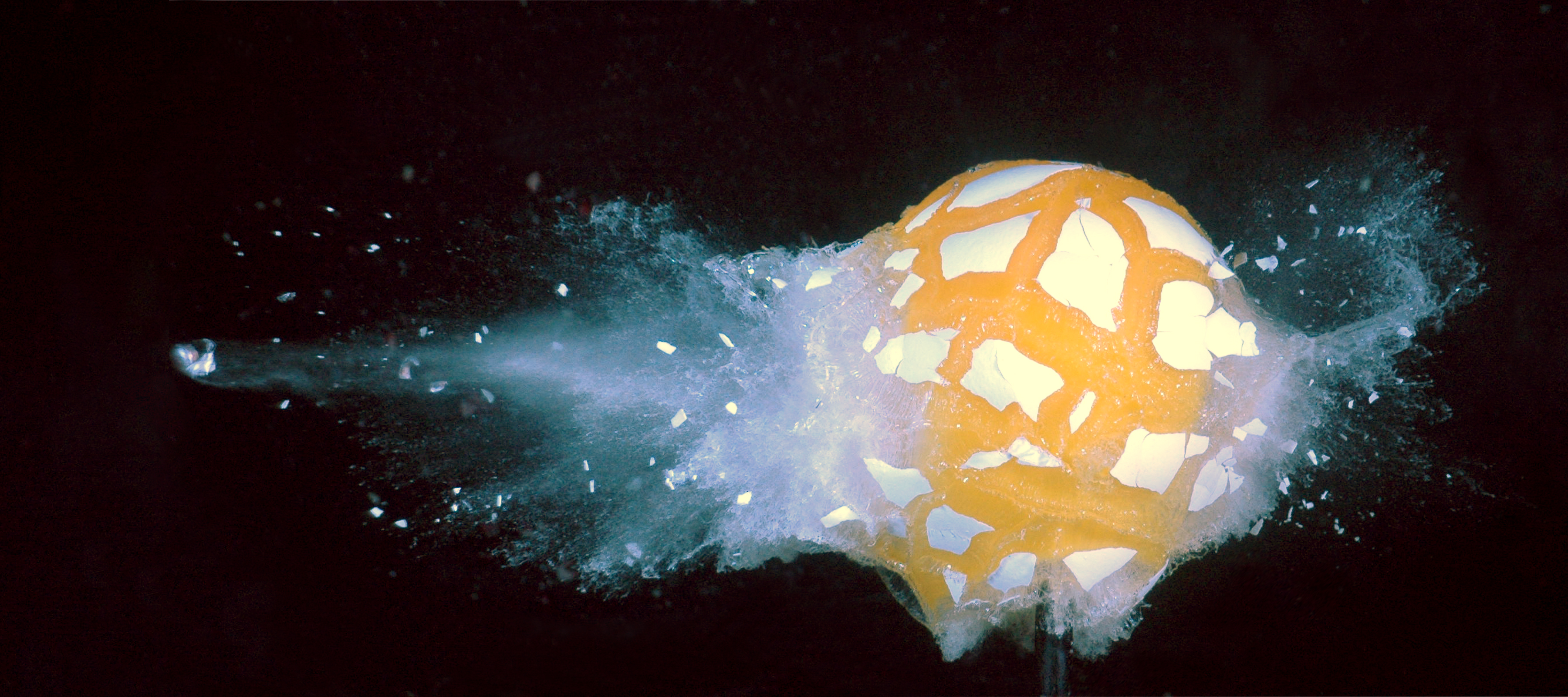 Slow Motion - Sphere - HD Wallpaper 