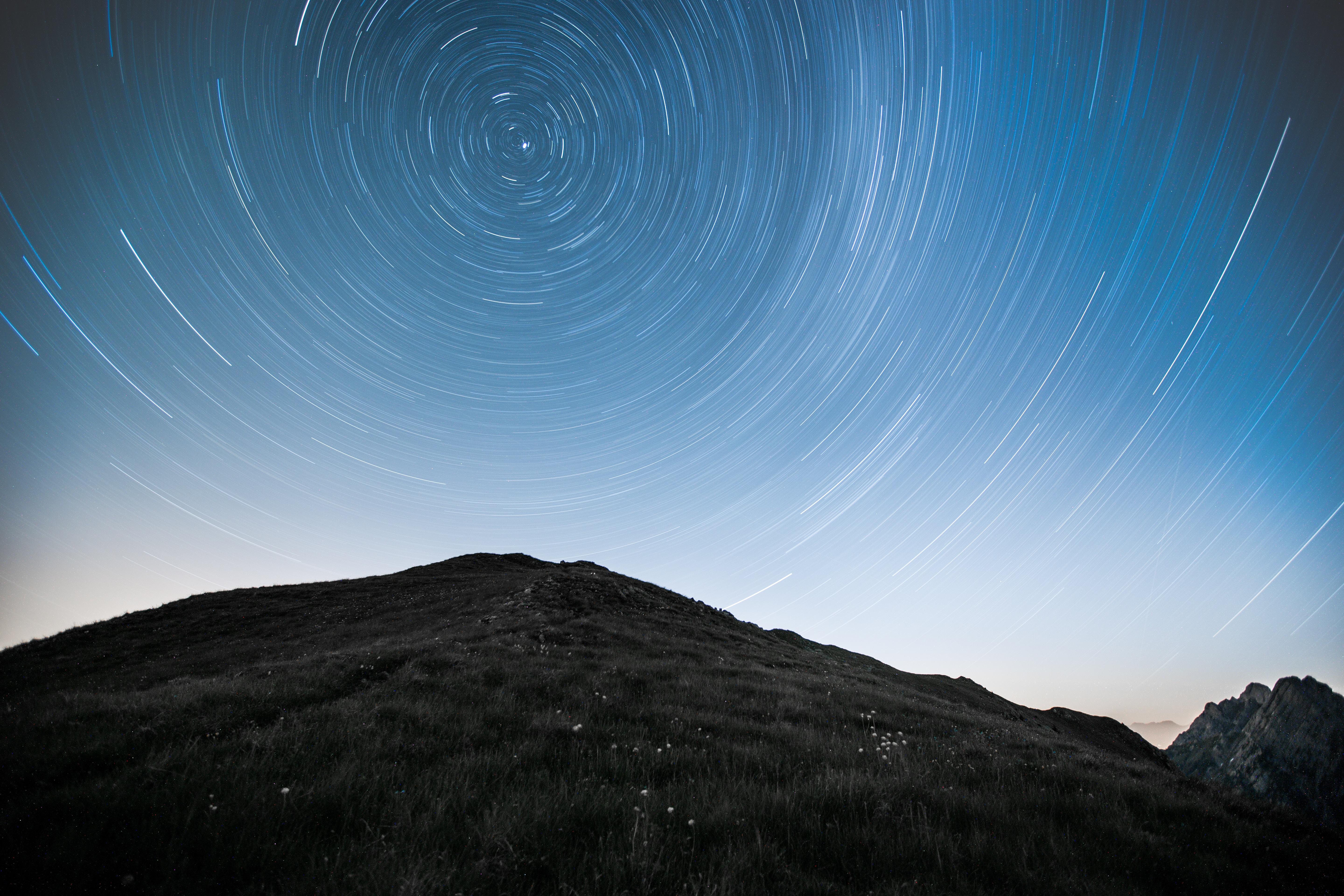 Hill, Mountains, Starry Sky, Long Exposure, Stars, - Long Exposure Stars 4k - HD Wallpaper 