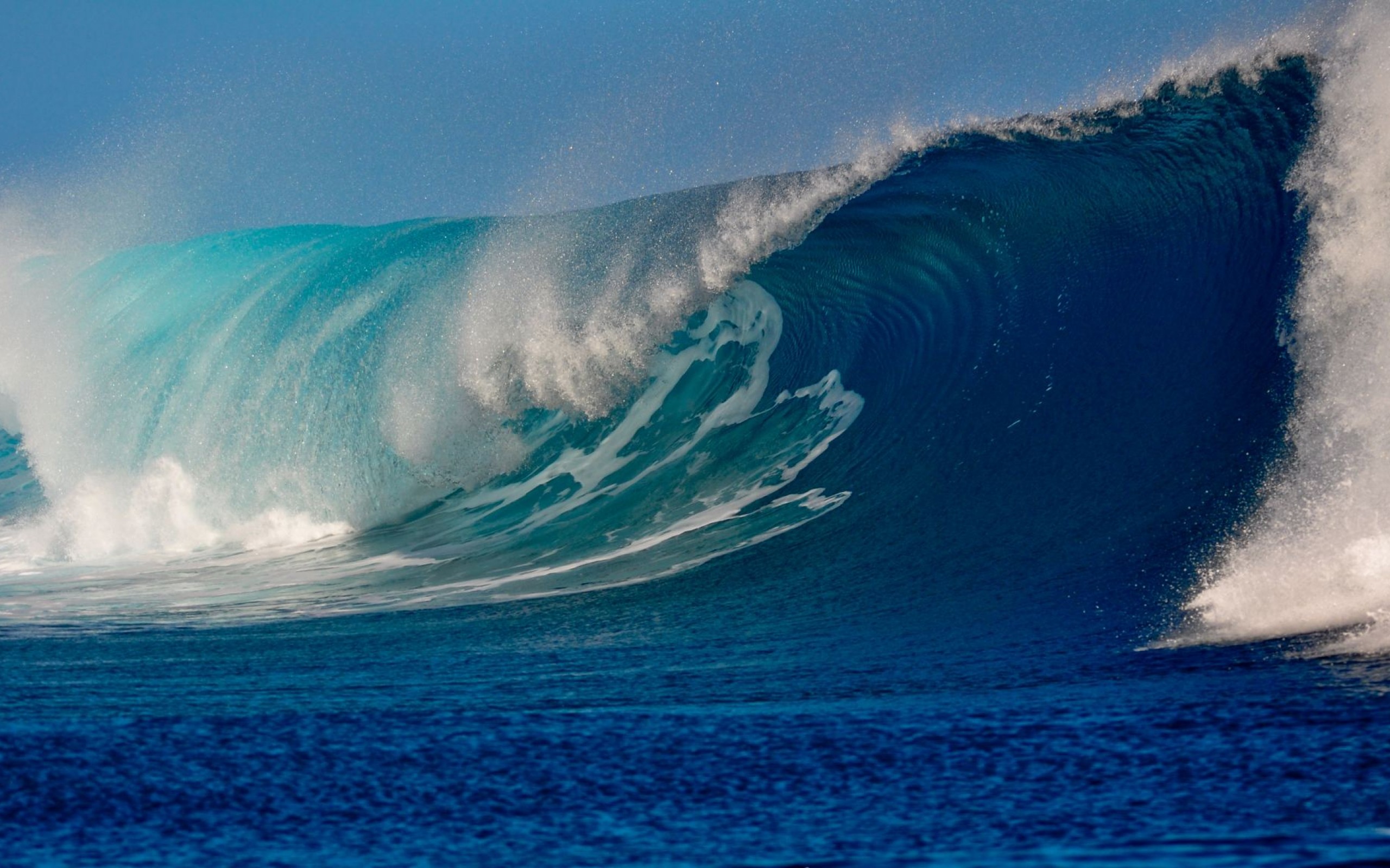 Big Waves In The Sea - HD Wallpaper 