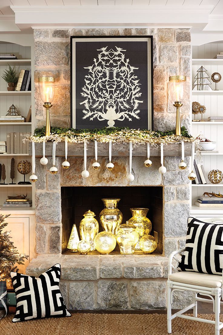 Brilliant Silver And White Holiday Decoration 21 Best - Fireplace Christmas Decor White Gold - HD Wallpaper 