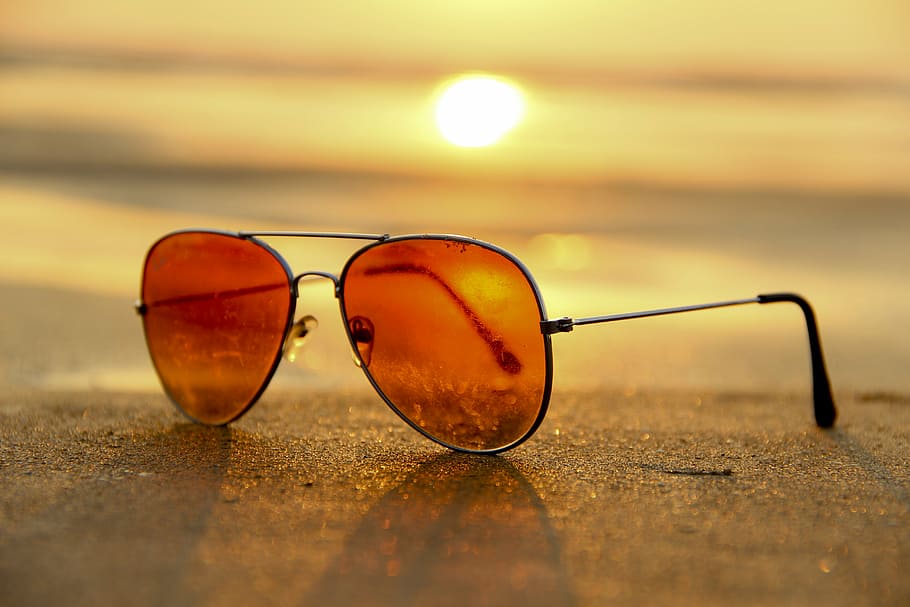 Orange Aviator Sunglasses With Silver Frames On Brown - Sunglasses On Beach Sand - HD Wallpaper 