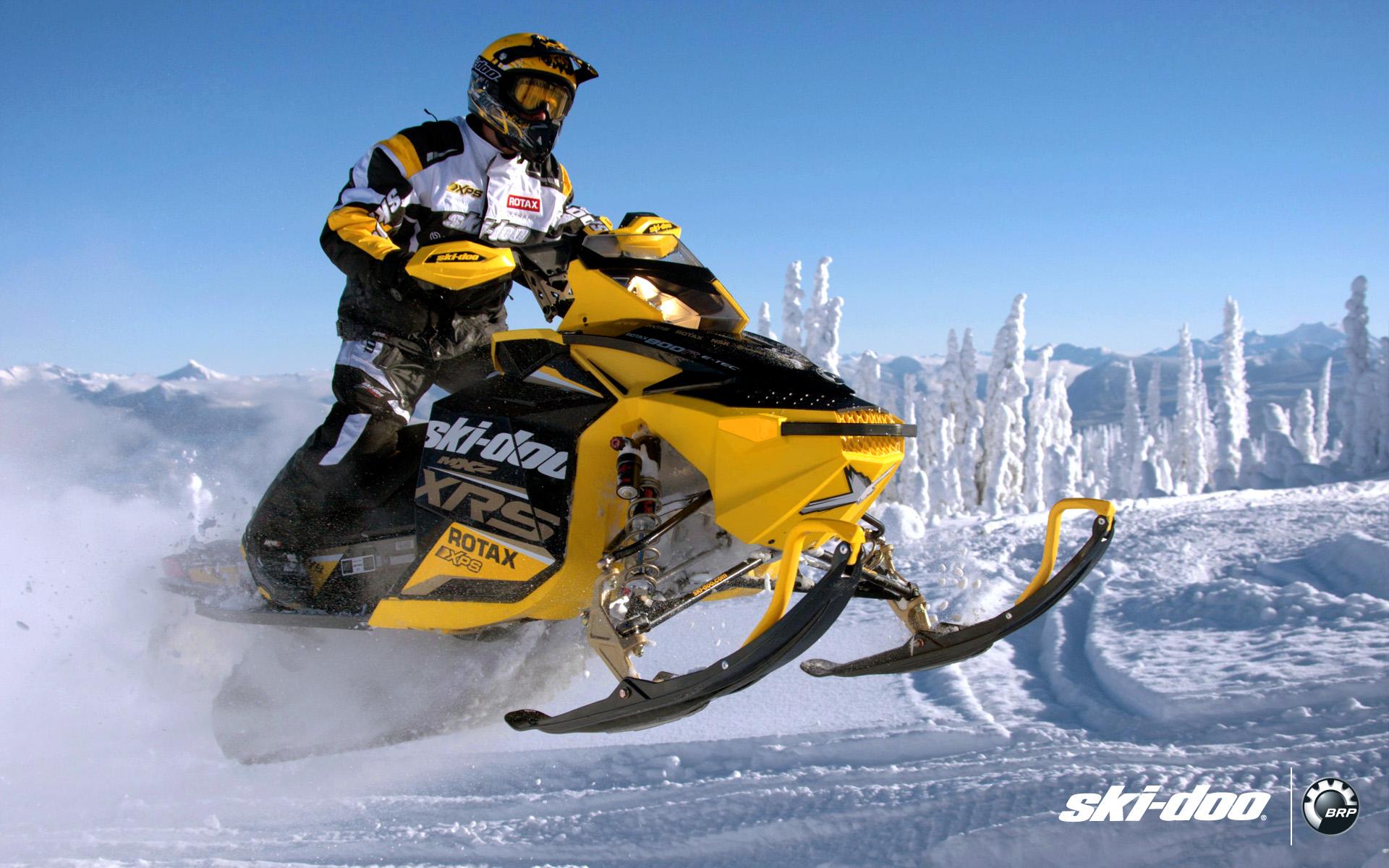 Ski Doo Wallpaper - Snow Mobile Wallpaper Red - HD Wallpaper 