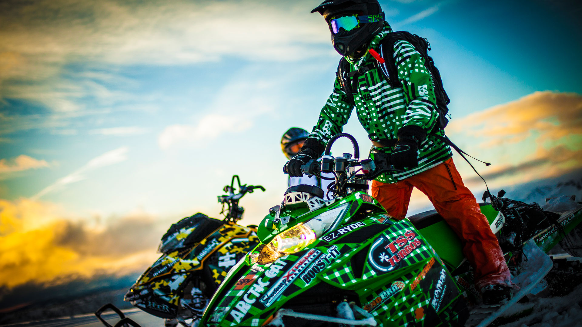 Snowmobile 1080 1920 - HD Wallpaper 