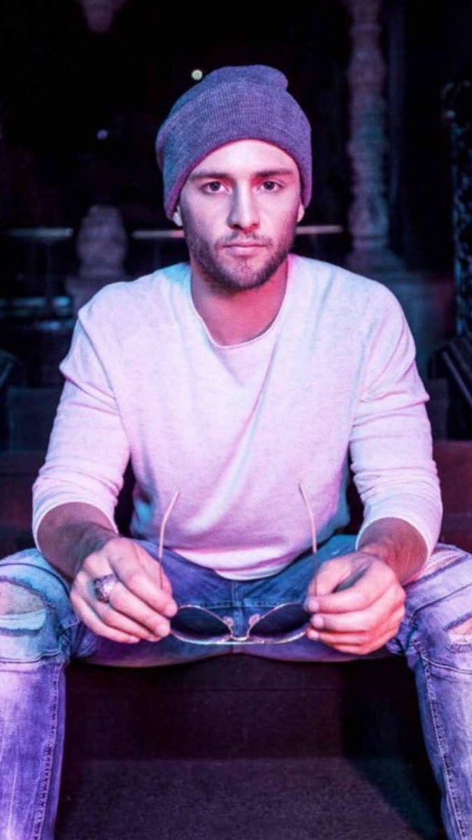 Christopher Uckermann - HD Wallpaper 