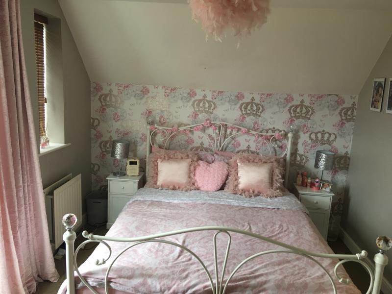 Graham And Brown The Royal Corsage - HD Wallpaper 