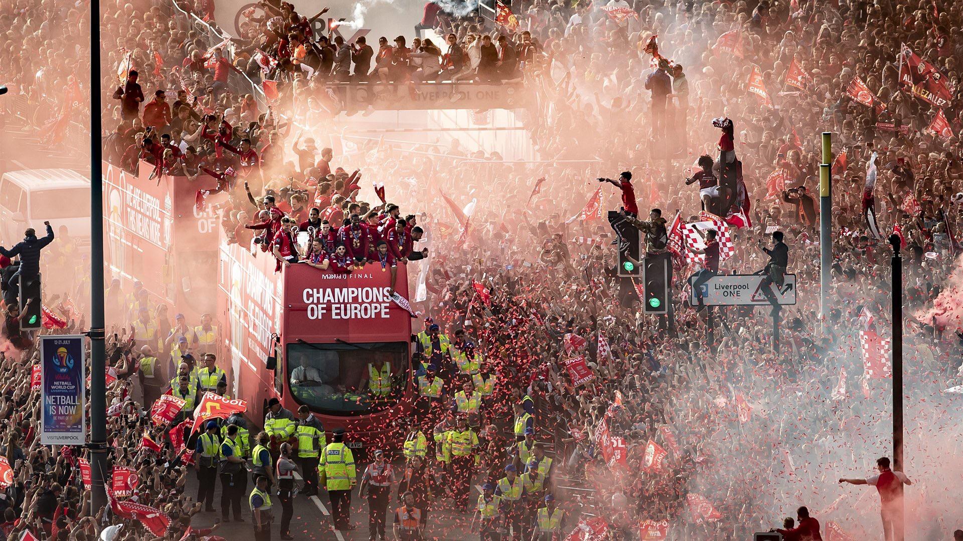 Liverpool Champions League Parade - HD Wallpaper 