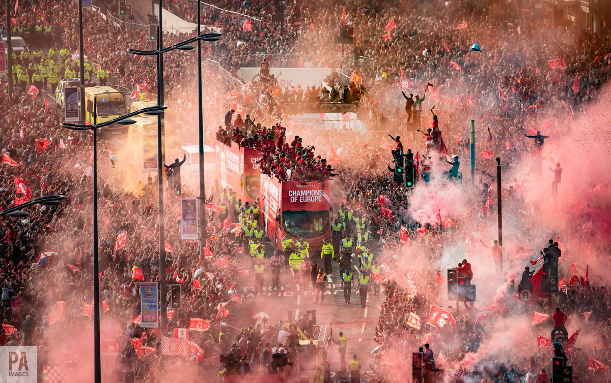 Liverpool Champions League Parade - HD Wallpaper 