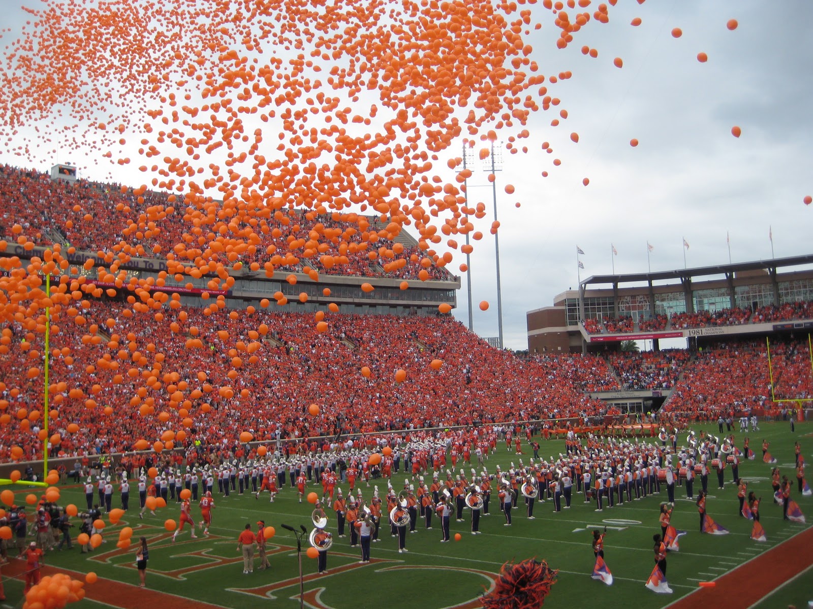 Clemson Death Valley Wallpaper - Memorial Stadium, Clemson - HD Wallpaper 