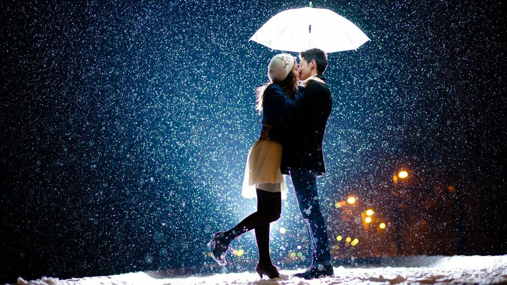 Love Couple In Snow - HD Wallpaper 