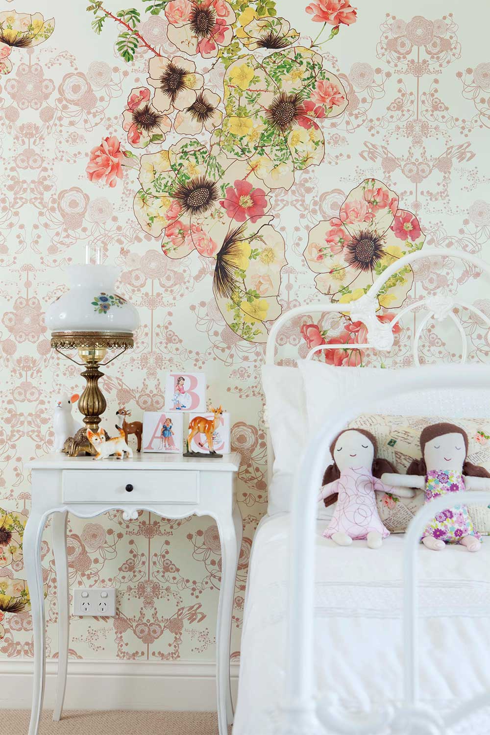 Nightstand - 1000x1500 Wallpaper - teahub.io