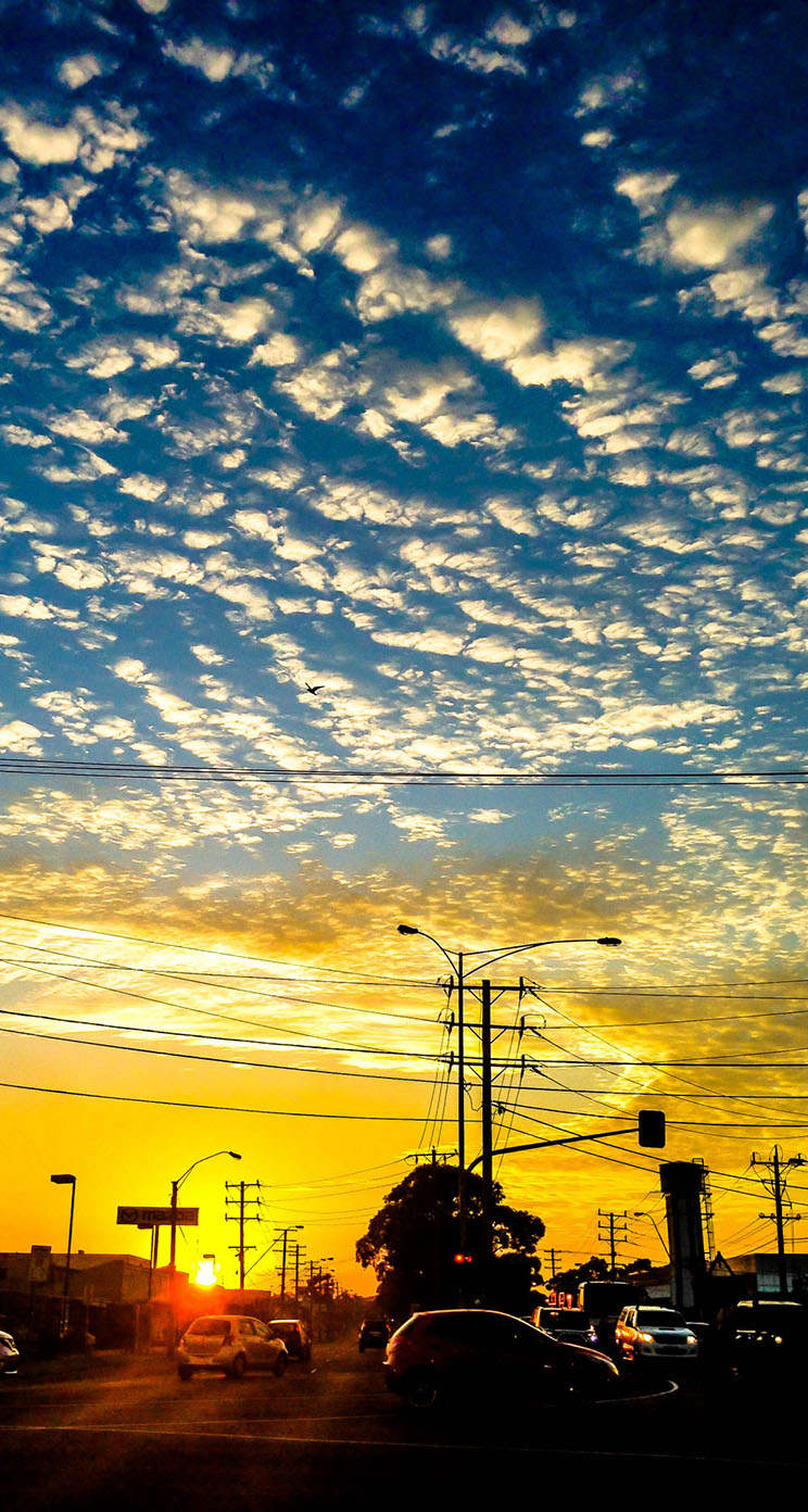City Sunrise Wallpaper Iphone - HD Wallpaper 