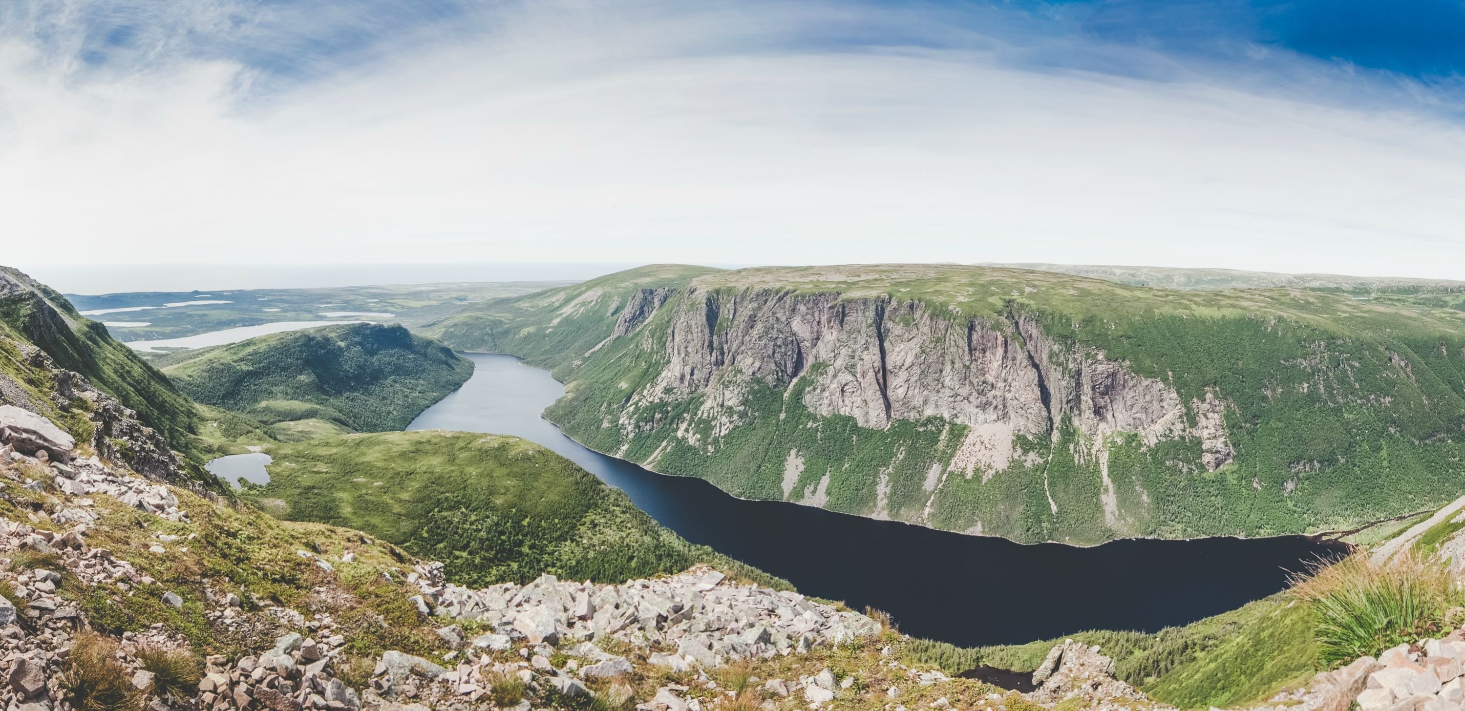 Ten Mile Pond Gros Morne National Park Newfoundland - Ten Mile Pond - HD Wallpaper 
