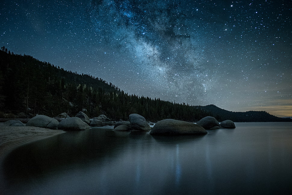 Photo Of Stars Over Body Of Water During Nighttime, - Lake During Night Time - HD Wallpaper 