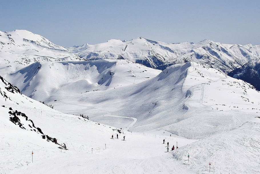 Group Of People In Mountain Coated With Snow, Blackcomb, - HD Wallpaper 