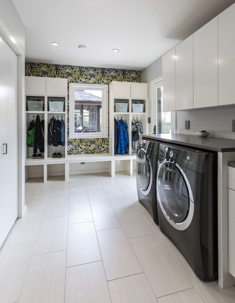 Milwaukee Laundry Wallpaper With Appliance Manufacturers - Modern Large Laundry Room - HD Wallpaper 