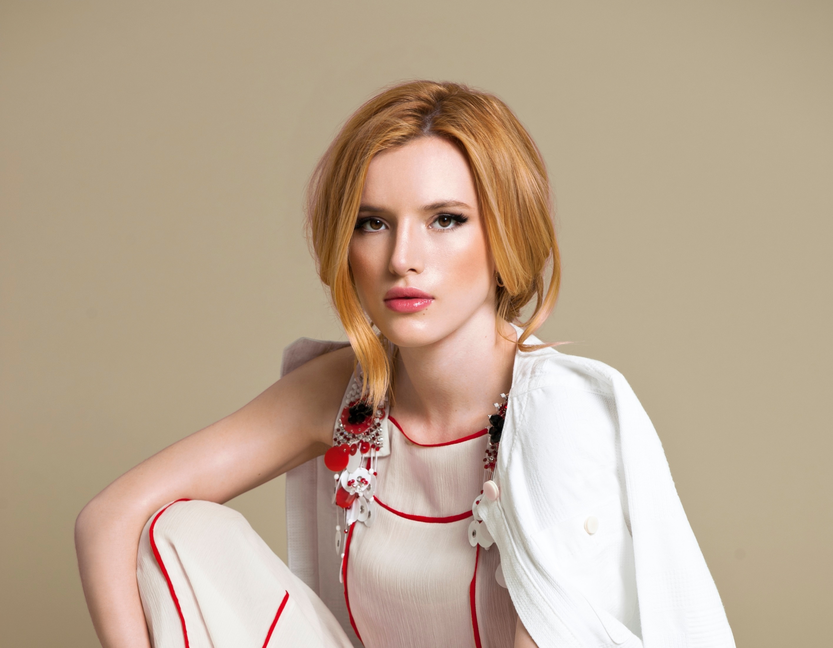 Bella Thorne Wallpaper Hd 22x24 Wallpaper Teahub Io