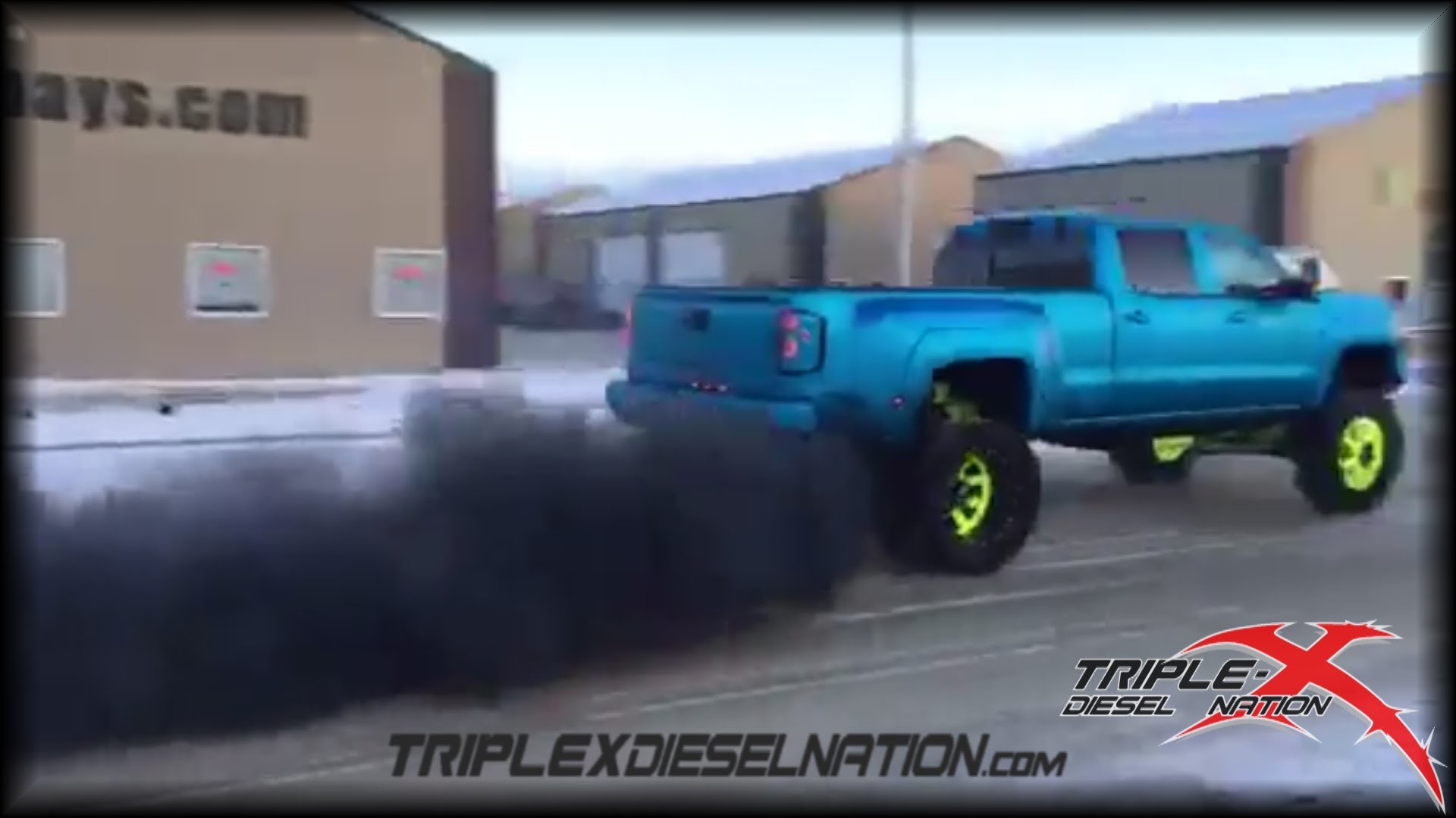 Coal Wallpaper - Duramax Trucks Rolling Coal - HD Wallpaper 