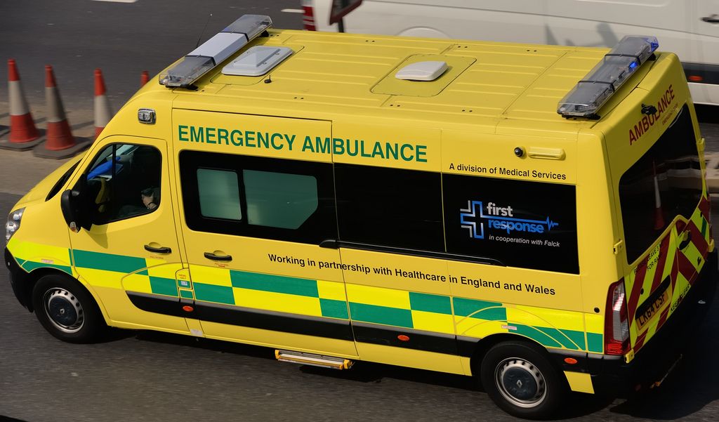 Compact Van - HD Wallpaper 