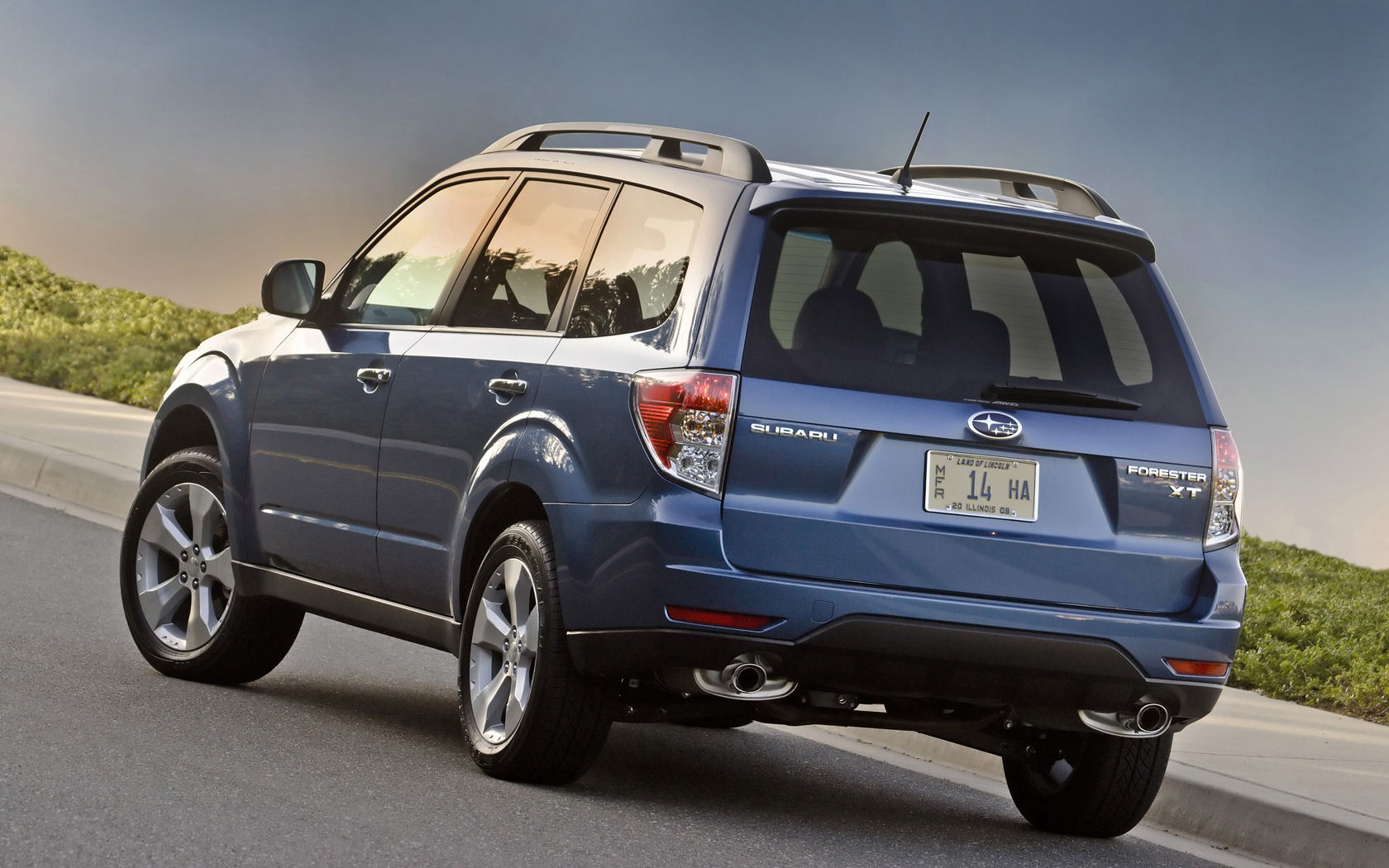 Subaru Forester Desktop Wallpaper - Subaru Forester Xt Limited 2012 - HD Wallpaper 