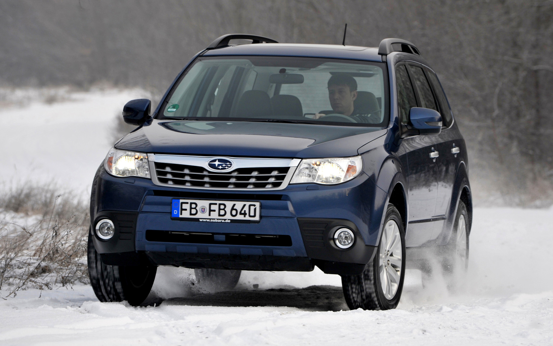 Subaru Forester 2011 - HD Wallpaper 