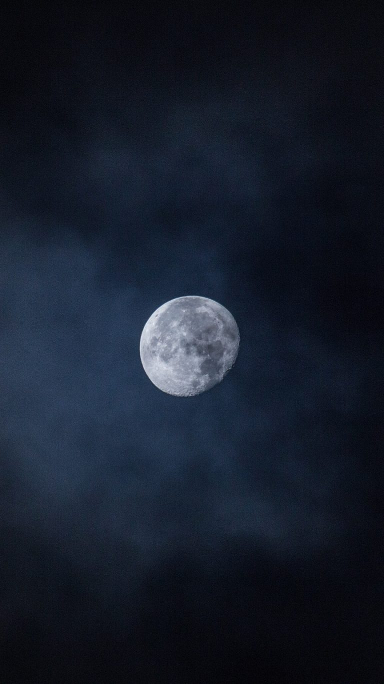 Moon Wallpaper - HD Wallpaper 