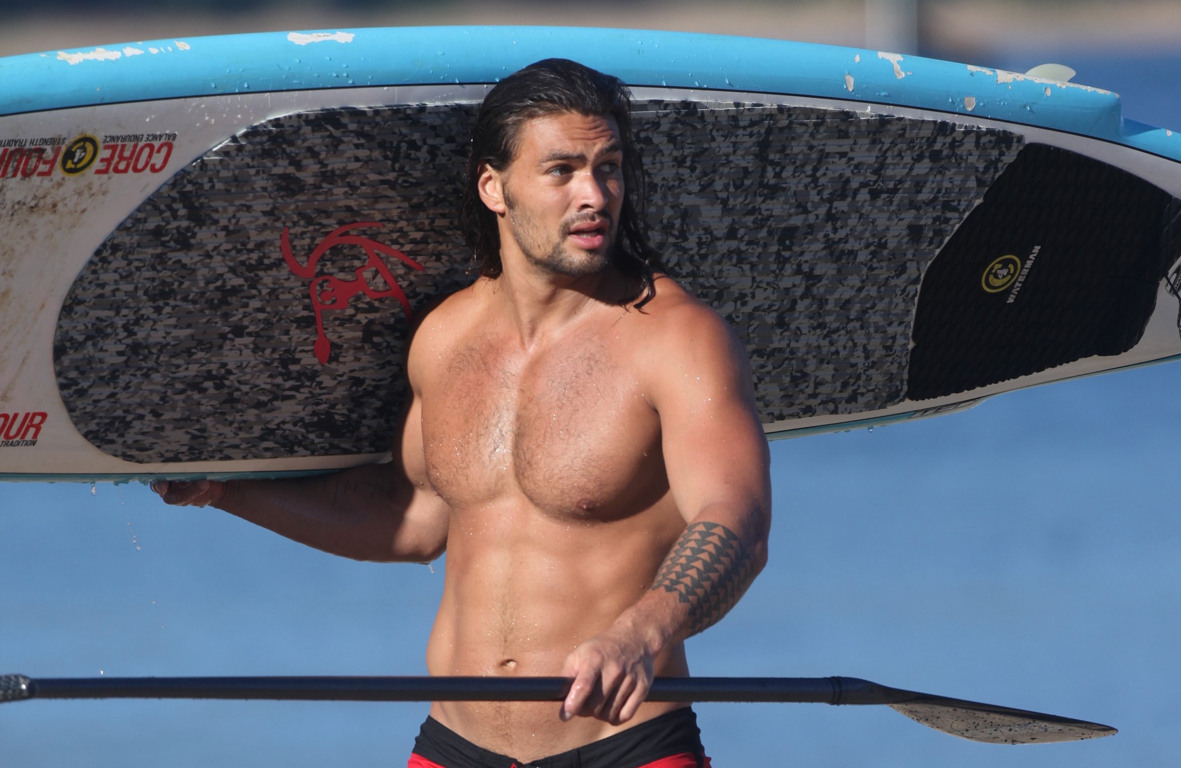 Jason Momoa Hd Wallpaper - Justice League Cast Aquaman - HD Wallpaper 