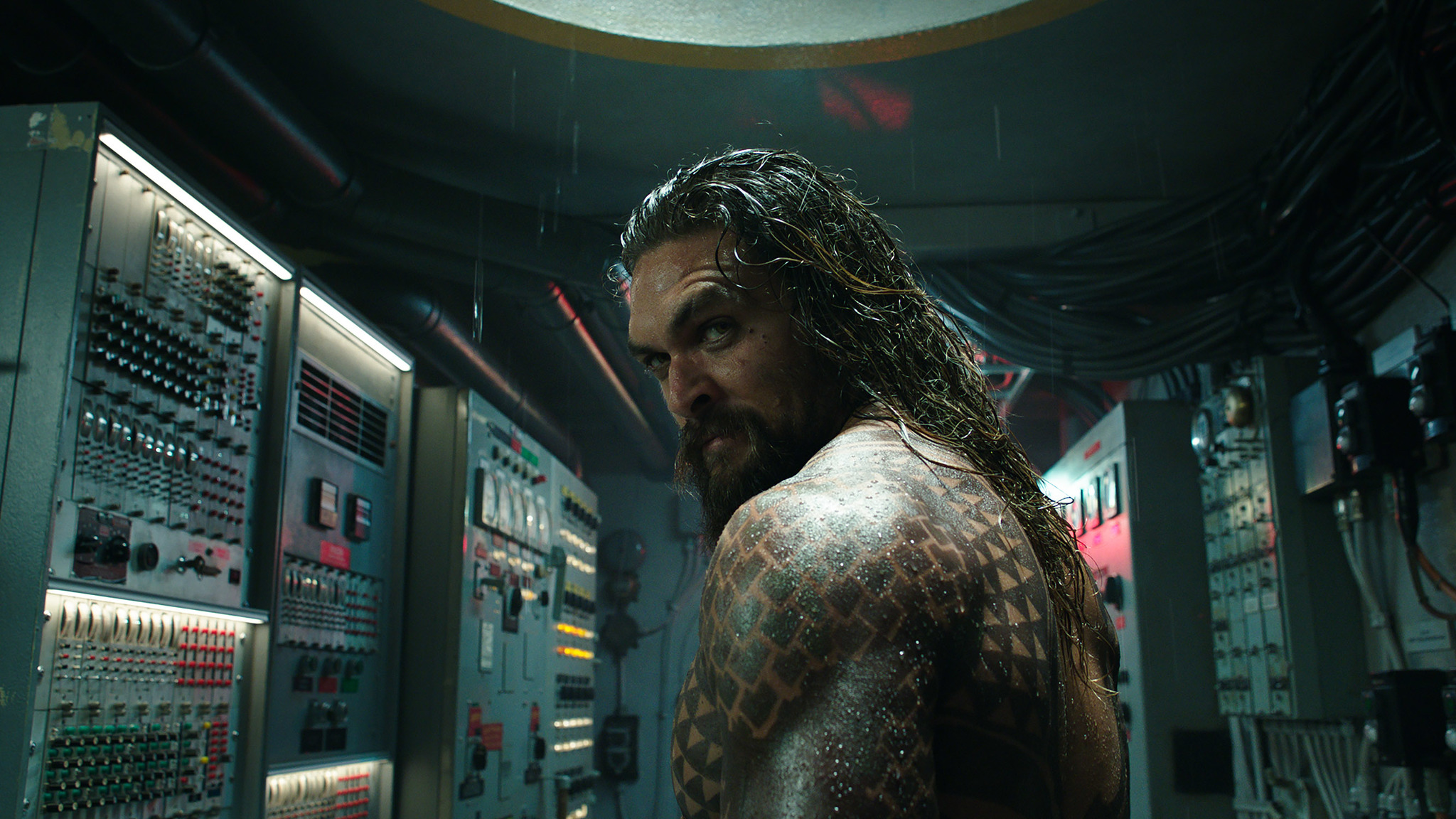 Jason Momoa Aquaman Opening - HD Wallpaper 