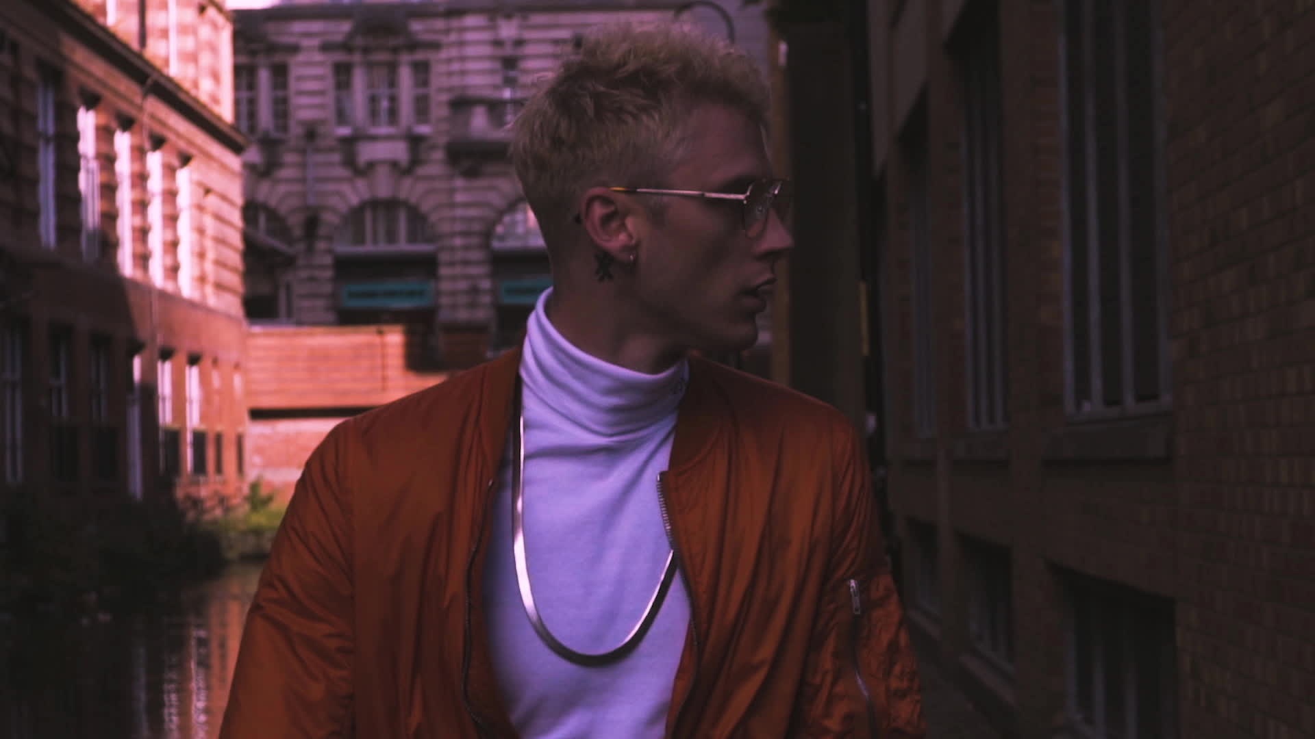 Machine Gun Kelly 2020 - HD Wallpaper 