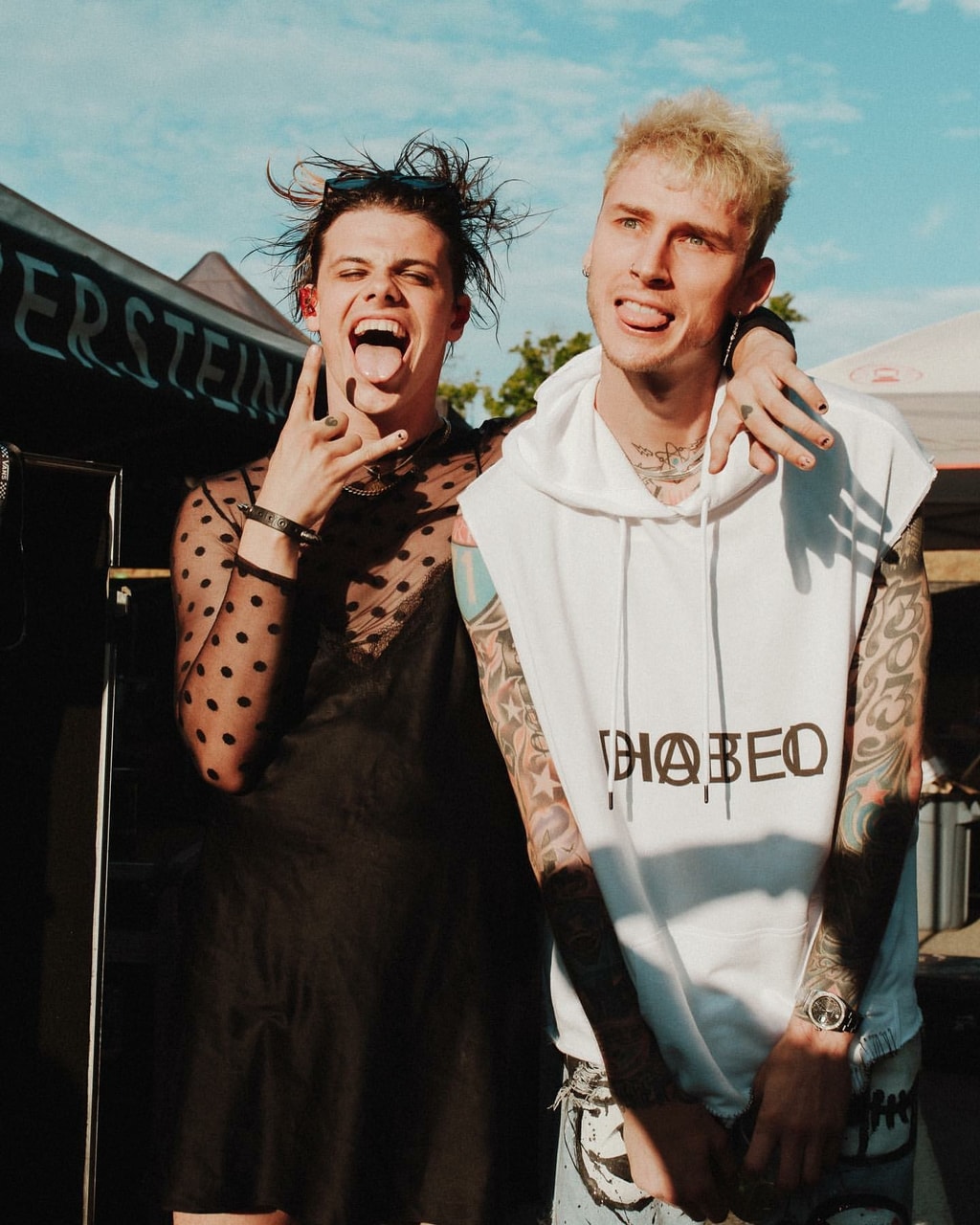 Machine Gun Kelly And Yungblud Image - Machine Gun Kelly And Yungblud - HD Wallpaper 