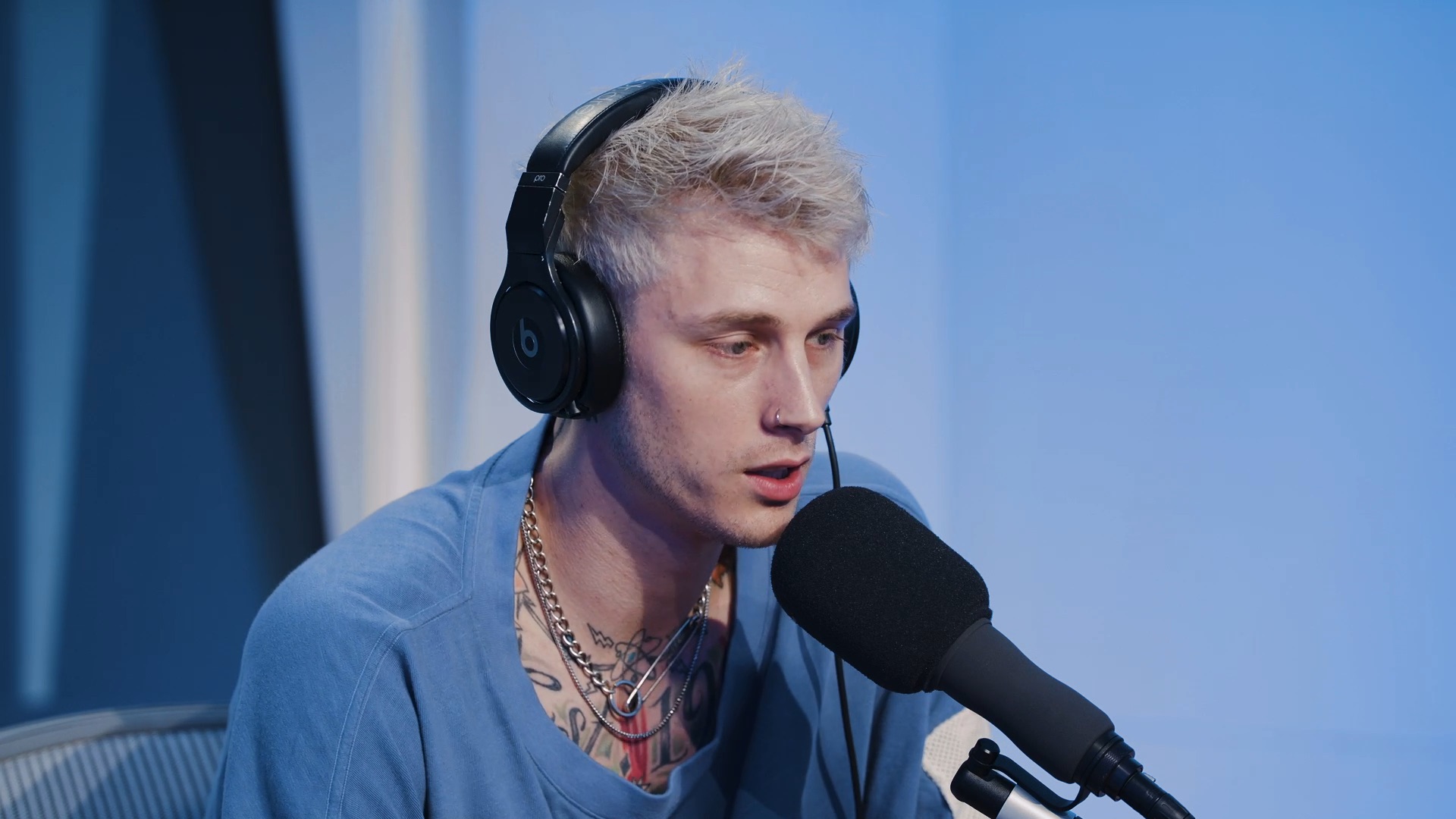 Hearing - HD Wallpaper 