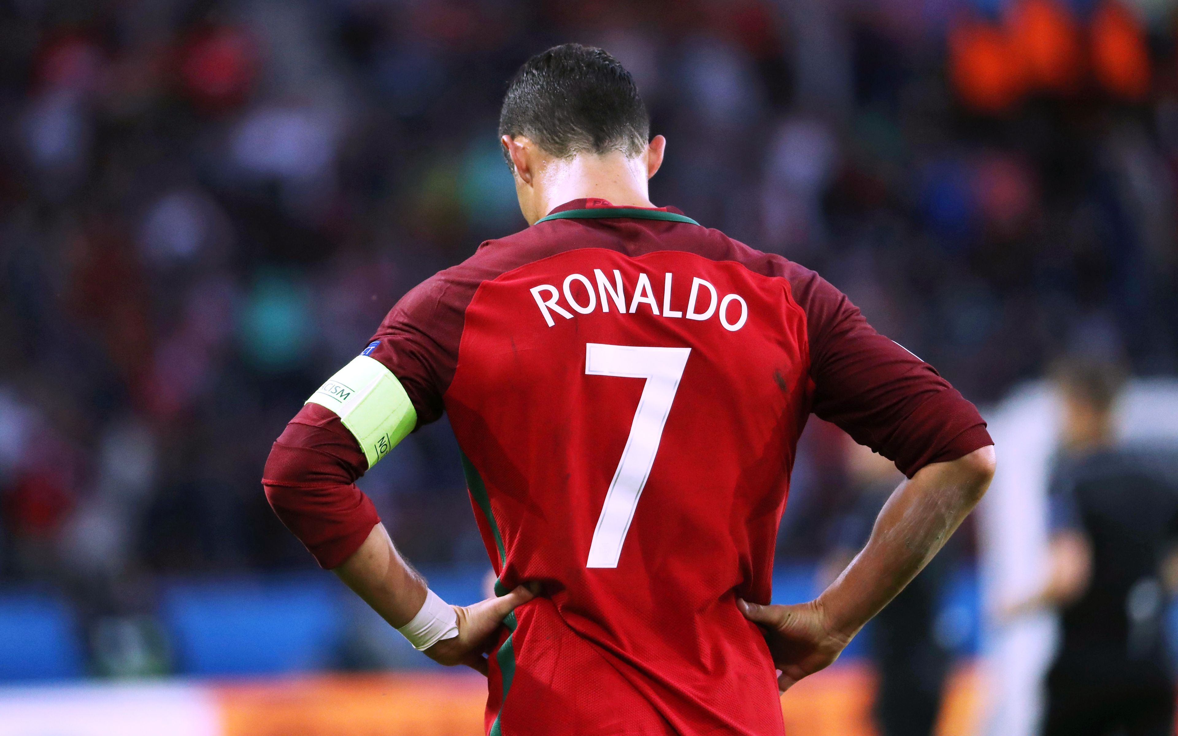 C Ronaldo Euro 2016 - HD Wallpaper 