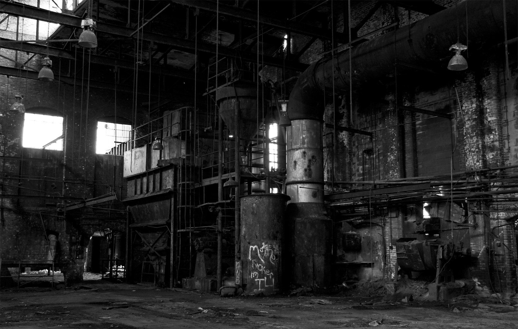 Industrial Wallpaper Black And White - HD Wallpaper 