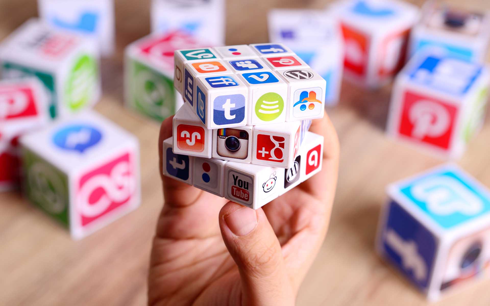 Social Media To Your Marketing - HD Wallpaper 