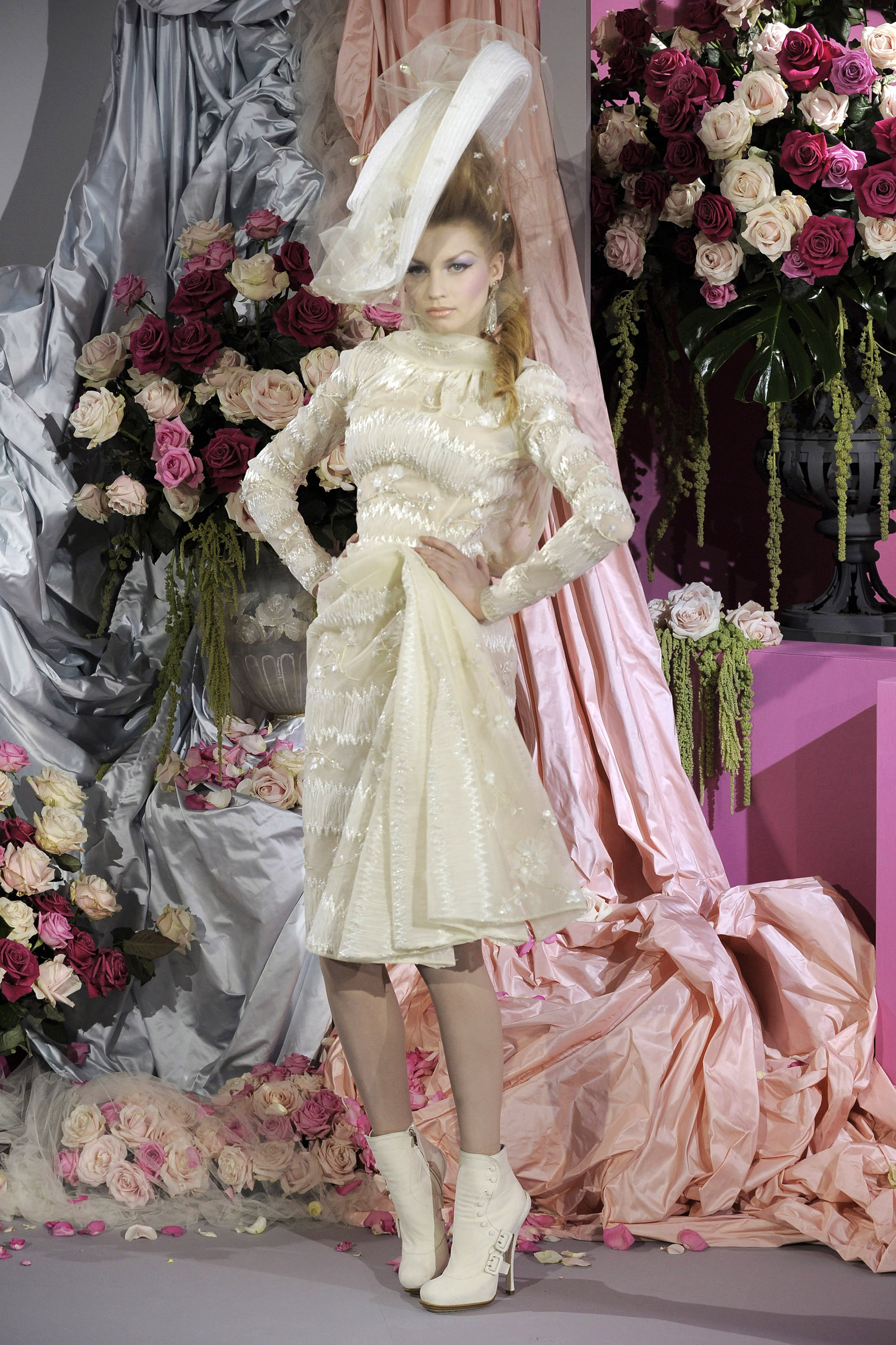 Wallpapers Dior - Dior Couture Spring 2010 - HD Wallpaper 