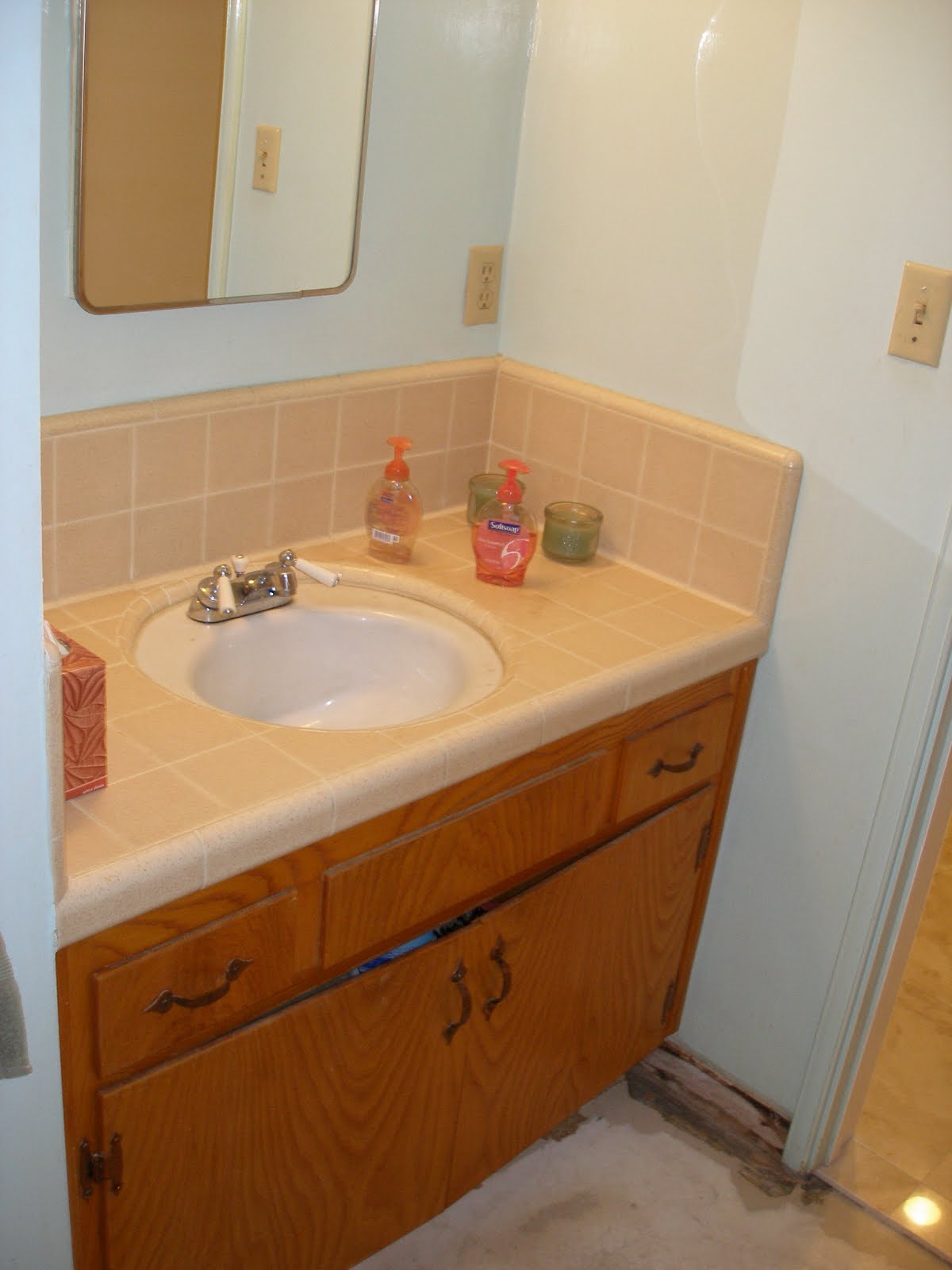 Bathroom Sink - HD Wallpaper 