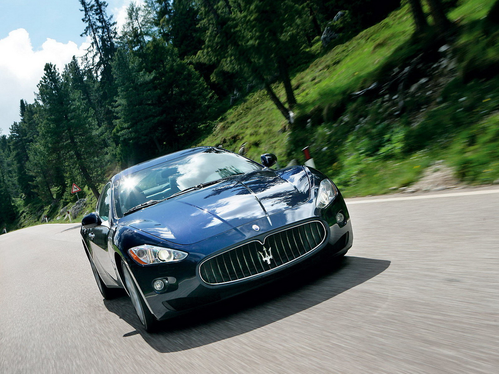 Awesome Maserati Free Wallpaper Id - Maserati Granturismo - HD Wallpaper 