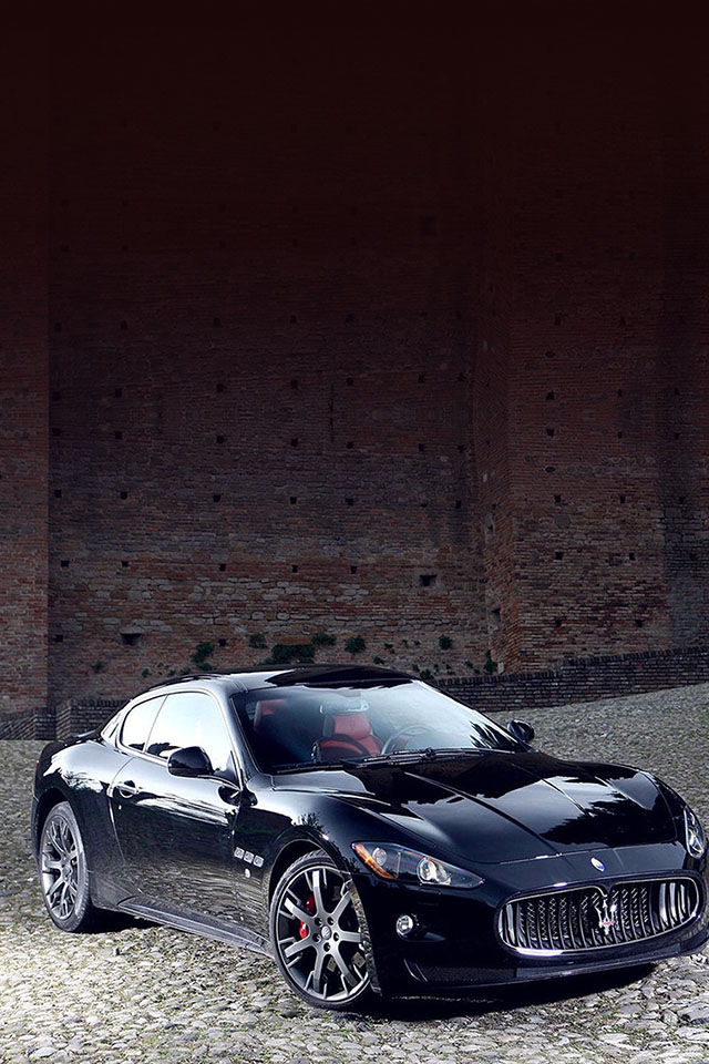 Com Apple Wallpaper Maserati Coupe Front Iphone4 - Visconti Castle - HD Wallpaper 