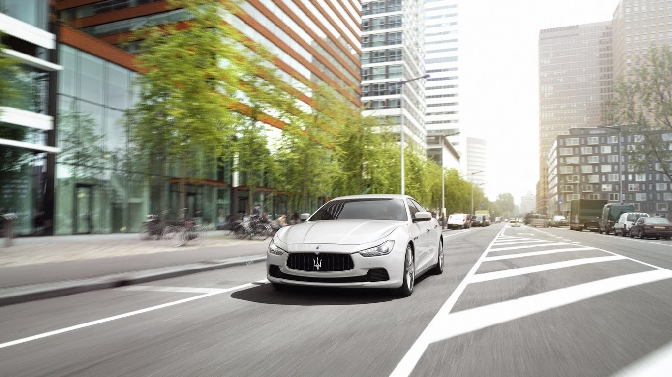 Maserati Ghibli Zadnje - Doctors Park Shin Hye Car - HD Wallpaper 